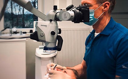 Innovatives OP-Mikroskop bietet neue Dimension in Diagnose und zahnmedizinischer Behandlung 